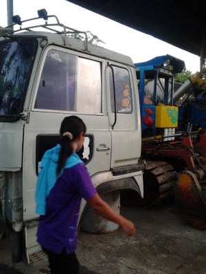 ขายหัวรถสิบล้อ