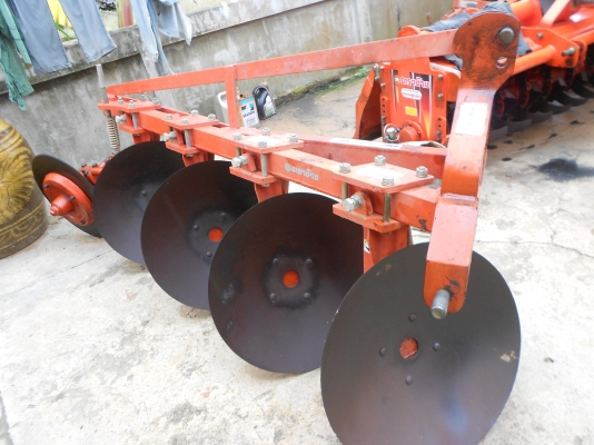 ผาล4 คูโบต้า ใบ22สภาพ 90\% ใส่ 36 45 47 ได้ ผาล4 คูโบต้า ใบ22สภาพ 90\% ใส่ 36 45 47 ได้