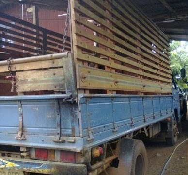 ISUZU NPR 115 HP 4BD1 กระบะคอกไม้ความยาว 4.30 เมตรสภาพอย่างสวย เครื่องแห้งแรงดี ภายในเก๋งคอนโซลครบพร้อม เกียร์สั้น ช่วงล่างคัชซีสวยเดิมๆ ยาง 8.25 ขอบ 16 สภาพดี 70\% พร้อมบรรทุกพร้อมใช้งาน เอกสารทะเบียนภาษีครบพร้อมโอน ราคาต่อรองได้ครับ ISUZU NPR 115 HP 4BD1 กระบะคอกไม้ความยาว 4.30 เมตรสภาพอย่างสวย เครื่องแห้งแรงดี ภายในเก๋งคอนโซลครบพร้อม เกียร์สั้น ช่วงล่างคัชซีสวยเดิมๆ ยาง 8.25 ขอบ 16 สภาพดี 70\% พร้อมบรรทุกพร้อมใช้งาน เอกสารทะเบียนภาษีครบพร้อมโอน ราคาต่อรองได้ครับ