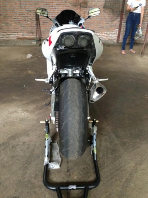 ขาย ยามาฮ่า R1 ปี 2001 อินวอย สพม แท้ ครบราคาถึงวันอาทิตเท่านั้น ขาย ยามาฮ่า R1 ปี 2001 อินวอย สพม แท้ ครบราคาถึงวันอาทิตเท่านั้น