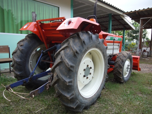 ขาย KUBOTA L2402 4WD ใบดันหน้า สภาพสมบูรณ์ พร้อมใช้งาน ขาย KUBOTA L2402 4WD ใบดันหน้า สภาพสมบูรณ์ พร้อมใช้งาน