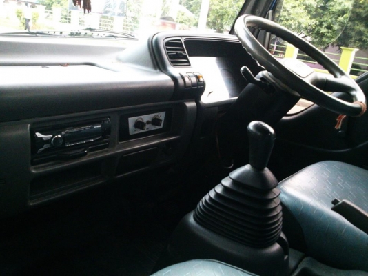 ขาย 6 ล้อISUZU - NPR  130HP  ปี 05