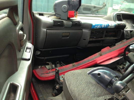 หัวเก๋ง Isuzu NKR การ์ตูนหลังคาสูง 24v.