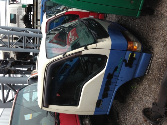 หัวเก๋ง Isuzu NKR การ์ตูน หลังคาสูง 24v.