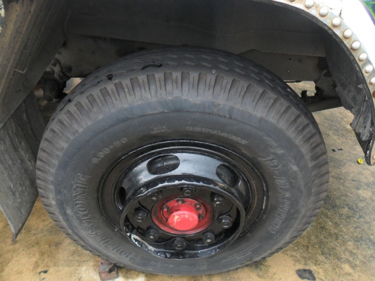 Hino F17 เดิม ๆ เพลาเดียวรถล่อง