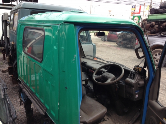 หัวเก๋ง Isuzu NKR การ์ตูน หลังคาสูง 24v.