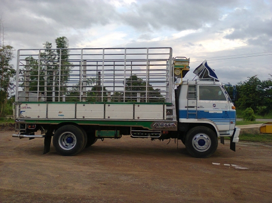 ขาย6ล้อใหญ่ช่วงล้อยาว4.50ม.เบรคจิฟฟี่อยากขายแล้ว