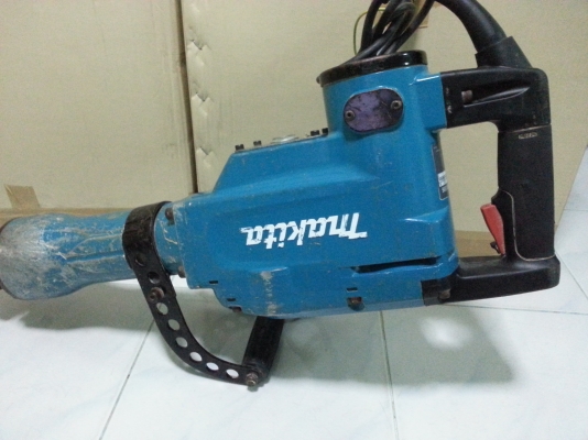 เครื่องสกัดคอนกรีตไฟฟ้าmakita hm1306 สภาพดีมากๆ พร้อมใช้งานครับ