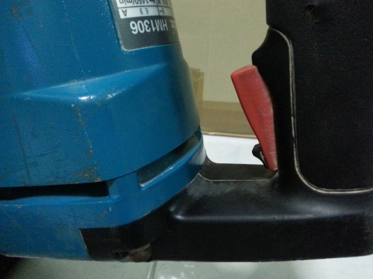 เครื่องสกัดคอนกรีตไฟฟ้าmakita hm1306 สภาพดีมากๆ พร้อมใช้งานครับ