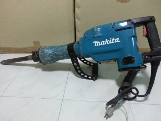 เครื่องสกัดคอนกรีตไฟฟ้าmakita hm1306 สภาพดีมากๆ พร้อมใช้งานครับ