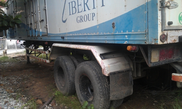 ขายหางสามมิตรตู้ทืบยาว12เมตรพร้อมใช้งาน