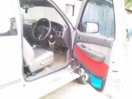 ต้องการขายรถ mazda B2500 figter 4WD ต้องการขายรถ mazda B2500 figter 4WD