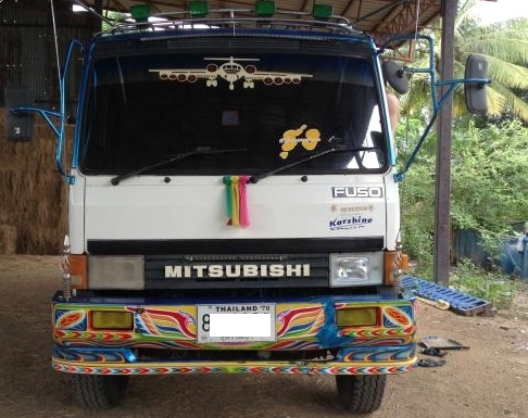 ขายสิบล้อสองเพลาดั้มพ์หลง TD เครื่อง 6D16 สิบเกียร์ สวย โทร 088-4501277