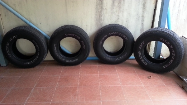ขายยาง 265 70 R16 TOYO Tyre Open Country จำนวน 4 เส้น ใช้ 1 ปี วิ่งไม่ถึง20,000โล