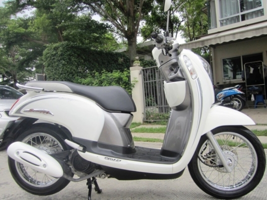 (ขายแล้วค่ะ) 3 เดือน  Scoopy-I ตัว Top วิ่งน้อย เดิมดีไม่มีบิวด์