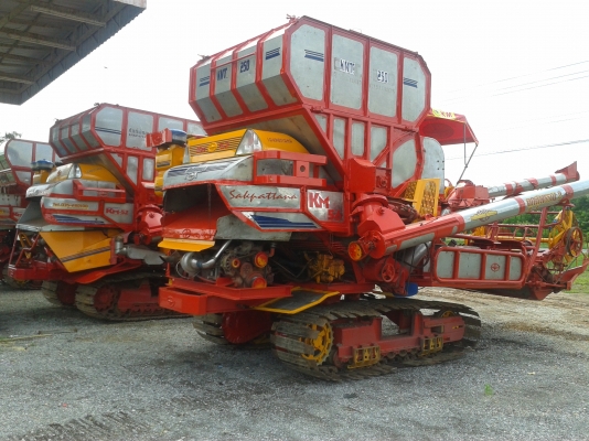 รถเกี่ยวข้าวศักดิ์พัฒนา