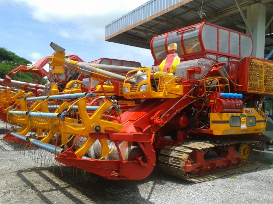 รถเกี่ยวข้าวศักดิ์พัฒนา