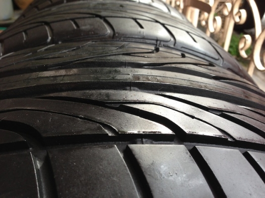 ขายยาง Dunlop DZ101 225/40/R18 Japan กลางปี10 สภาพสวยดอกสวยราคาถูก ขายยาง Dunlop DZ101 225/40/R18 Japan กลางปี10 สภาพสวยดอกสวยราคาถูก