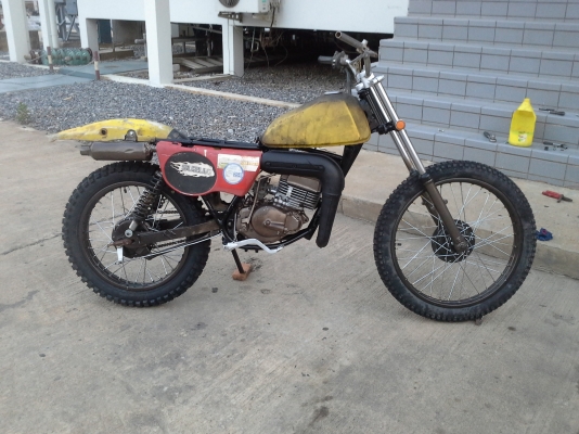 รีบใช้เงินครับ ขาย ts125 เครื่องดียางใหม่ เหลือทำสีถังกับเปลือก มีเล่มไม่โอน