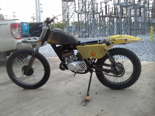 รีบใช้เงินครับ ขาย ts125 เครื่องดียางใหม่ เหลือทำสีถังกับเปลือก มีเล่มไม่โอน