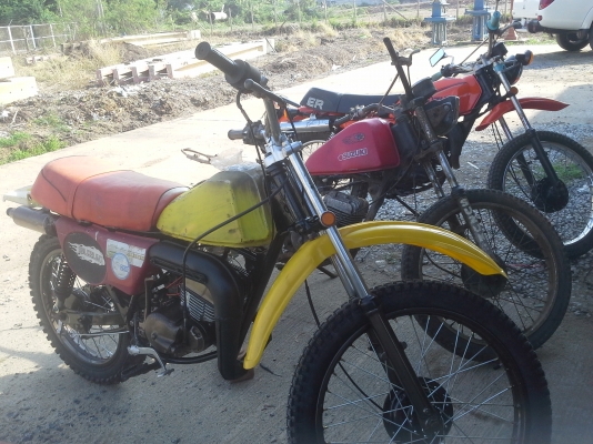 รีบใช้เงินครับ ขาย ts125 เครื่องดียางใหม่ เหลือทำสีถังกับเปลือก มีเล่มไม่โอน