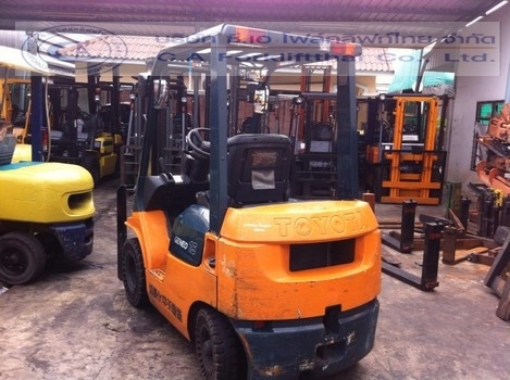 ขายรถ โฟล์คลิฟท์ TOYOTA รุ่น 7-FG15