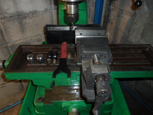 ขายครับขายเครื่องมิลลิ่งตั่งโต๊ะ ไต้หวัน อุปกรณ์ครบยกชุด ไฟบ้าน พร้อมใช้