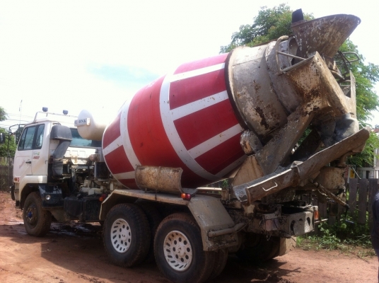 NISSAN UD 320 HP CWM 454 EURO2 ปี 48 รถโม่ปูน สิบล้อ 2 เพลา ขนาด 7 คิวสภาพสวยจัดพร้อมทำงานได้เลย เครื่องแน่นแรงดี ภายในเก๋งคอนโซลสวยใหม่ แอร์เย็น พวงมาลัยเพาเวอร์ กระจกไฟฟ้า ระบบเบรคทริ๊ปฟี้ ช่วงล่างแน่น ยางสภาพดี 10 เส้นประมาณ 80\% พร้อมใช้งาน เอกสารทะเบี NISSAN UD 320 HP CWM 454 EURO2 ปี 48 รถโม่ปูน สิบล้อ 2 เพลา ขนาด 7 คิวสภาพสวยจัดพร้อมทำงานได้เลย เครื่องแน่นแรงดี ภายในเก๋งคอนโซลสวยใหม่ แอร์เย็น พวงมาลัยเพาเวอร์ กระจกไฟฟ้า ระบบเบรคทริ๊ปฟี้ ช่วงล่างแน่น ยางสภาพดี 10 เส้นประมาณ 80\% พร้อมใช้งาน เอกสารทะเบี