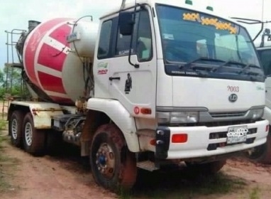 NISSAN UD 320 HP CWM 454 EURO2 ปี 48 รถโม่ปูน สิบล้อ 2 เพลา ขนาด 7 คิวสภาพสวยจัดพร้อมทำงานได้เลย เครื่องแน่นแรงดี ภายในเก๋งคอนโซลสวยใหม่ แอร์เย็น พวงมาลัยเพาเวอร์ กระจกไฟฟ้า ระบบเบรคทริ๊ปฟี้ ช่วงล่างแน่น ยางสภาพดี 10 เส้นประมาณ 80\% พร้อมใช้งาน เอกสารทะเบี NISSAN UD 320 HP CWM 454 EURO2 ปี 48 รถโม่ปูน สิบล้อ 2 เพลา ขนาด 7 คิวสภาพสวยจัดพร้อมทำงานได้เลย เครื่องแน่นแรงดี ภายในเก๋งคอนโซลสวยใหม่ แอร์เย็น พวงมาลัยเพาเวอร์ กระจกไฟฟ้า ระบบเบรคทริ๊ปฟี้ ช่วงล่างแน่น ยางสภาพดี 10 เส้นประมาณ 80\% พร้อมใช้งาน เอกสารทะเบี