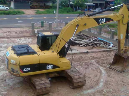 ขายด่วนรถแบคโฮ CAT 320 D  กระบอกสีดำ  พร้อมใช้งาน  เล่มทะเบียนพร้อม