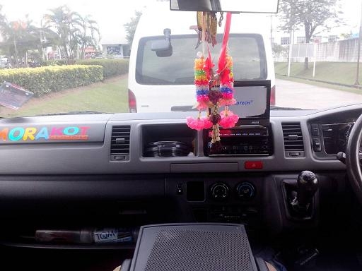 ( มัดจำแล็ว )ขาย Toyata Commuter ปี 06 เครื่องดี สภาพสวย ตกแต่งแล้ว T.0851713153 บ่อวิน ศรีราชา ต่อลองได้