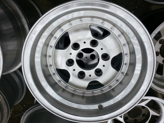 แม็กขอบ 15  เรโทร สวยๆ 1 คู่