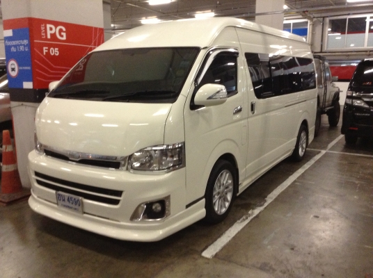 ขายรถตู้ TOYOTA Commuter 2011 แต่งครบ พร้อมใช้ ต่อรองราคาได้