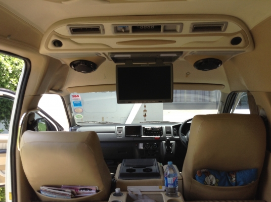 ขายรถตู้ TOYOTA Commuter 2011 แต่งครบ พร้อมใช้ ต่อรองราคาได้