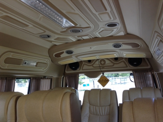 ขายรถตู้ TOYOTA Commuter 2011 แต่งครบ พร้อมใช้ ต่อรองราคาได้