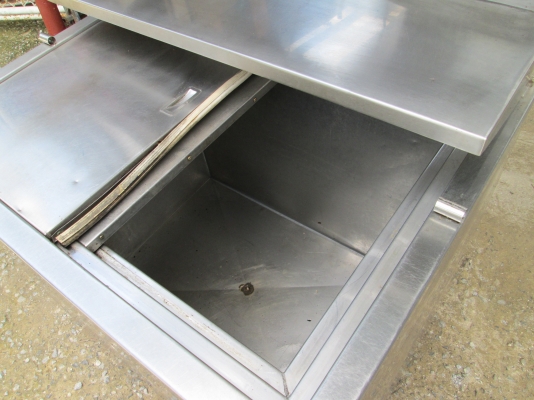 ตู้น้ำแข็งแสตนเลส  หนามากๆ  สภาพใหม่  ราคา4800บาท