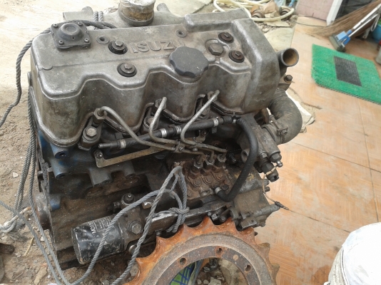 ขายเครื่องยนต์สามสูบ  isuzu