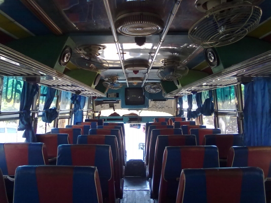 ขายด่วนรถบัสรับส่งนักเรียน 50 ที่นั่ง สภาพพร้อมใช้งาน ยี่ห้อ Nissan