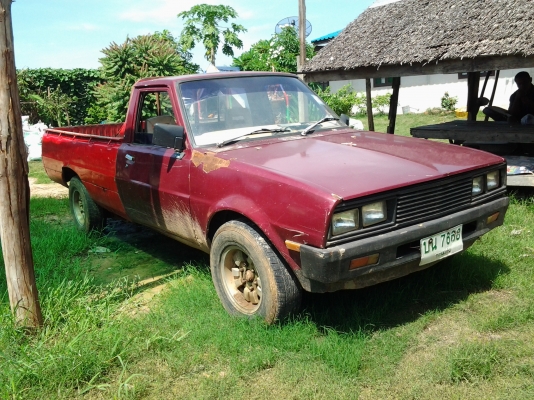 รถกระบะมิตซูบิชิ