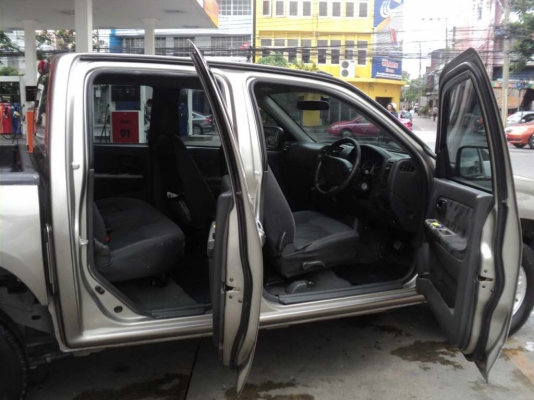 ขายchevrolet Colorado crewcab 3.0 di turbo เกียร์auto ขายchevrolet Colorado crewcab 3.0 di turbo เกียร์auto