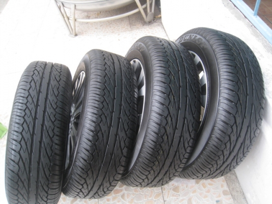 ขายล้อแม็ก Honda freed ถอดจากรถป้ายแดง 15"x5.5" et50 4รู 100 + ยางปี 12 ,3เส้นและปี13,1 เส้นครับ  ตุ่มและสีหน้ายางมี(081-3747940)