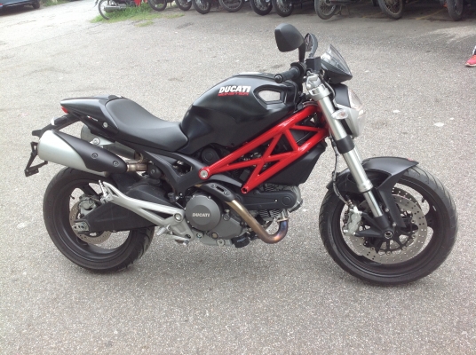 ขาย DUCATI .795 ปี2013  ทะเบียนแท้ 415,000 ต่อใด้นิดหน่อย รถวิ่งอยู่3,000โลนิดๆๆ