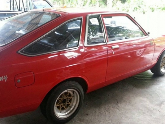 Datsun sunny b310 ไฟกลมสองประตูท้ายลาดมาแล้ว.... Datsun sunny b310 ไฟกลมสองประตูท้ายลาดมาแล้ว....