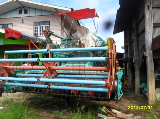 ขายรถเกี่ยวข้าวอุ้ม2.5ทยเจริญการช่าง