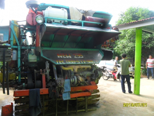 ขายรถเกี่ยวข้าวอุ้ม2.5ทยเจริญการช่าง