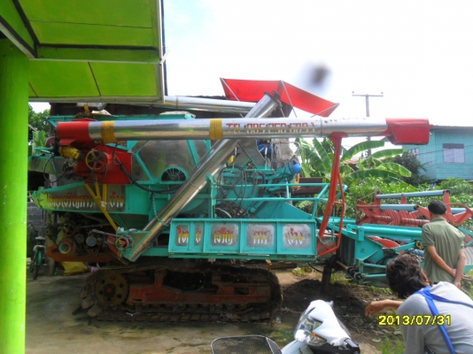 ขายรถเกี่ยวข้าวอุ้ม2.5ทยเจริญการช่าง