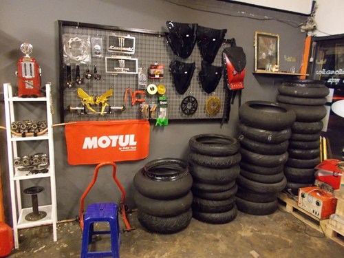 เปิดร้านอะไหล่แต่งบิ๊กไบค์ทุกรุ่นมีสินค้าให้เลือกมากมายย่านพระราม7วงศ์สว่าง เปิดร้านอะไหล่แต่งบิ๊กไบค์ทุกรุ่นมีสินค้าให้เลือกมากมายย่านพระราม7วงศ์สว่าง