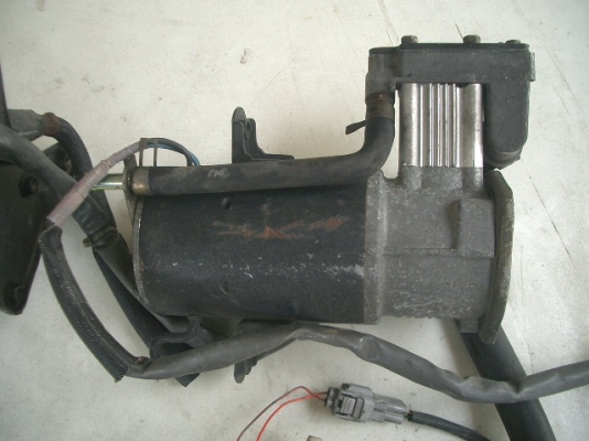 ขายปั๊มลม 12v 4ครีบ ขายปั๊มลม 12v 4ครีบ