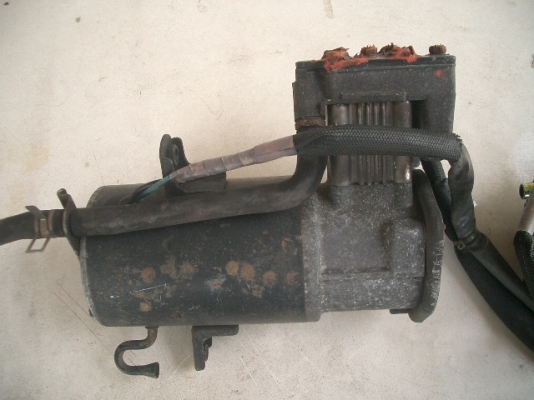 ขายปั๊มลม 12v 4ครีบ ขายปั๊มลม 12v 4ครีบ