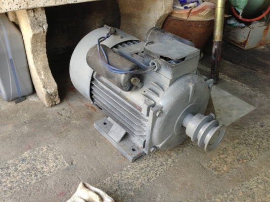 ขายมอเตอร์ Rambo 3 แรง 3.7 K.W 220V ถูกๆ